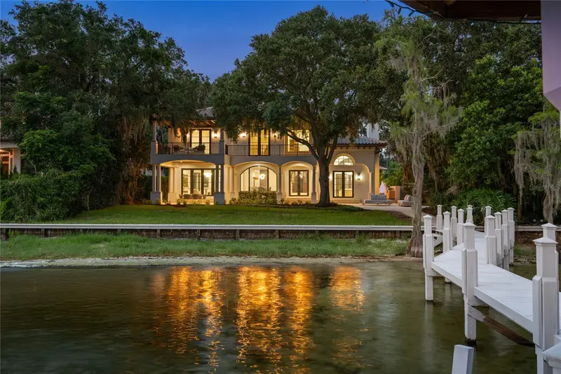 800 W 2nd Ave, FL