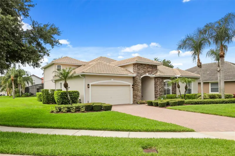 843 Wood Briar Loop, FL