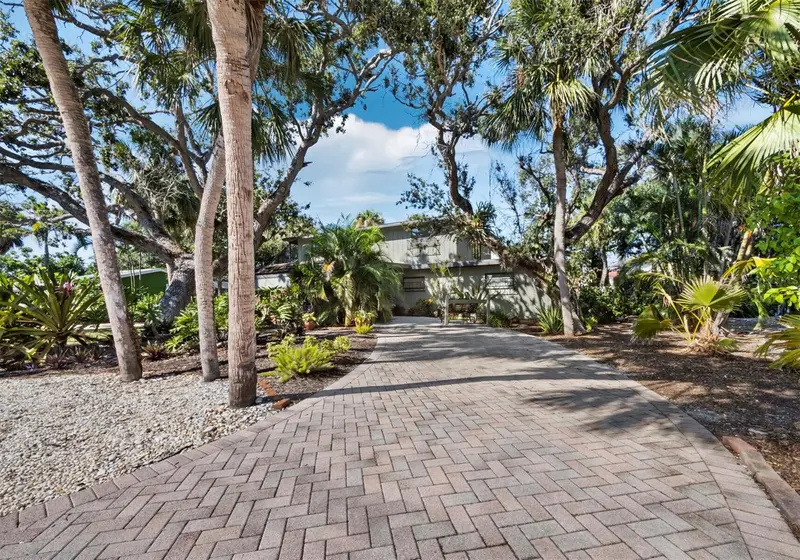 5451 Shadow Lawn Dr, FL