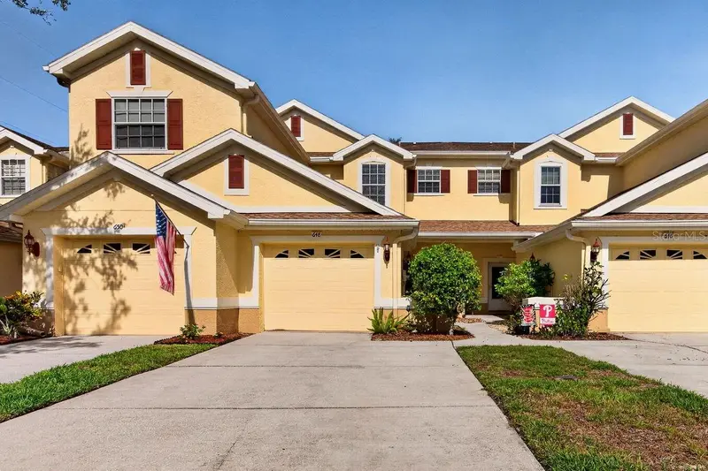 648 Spring Lake Cir, FL