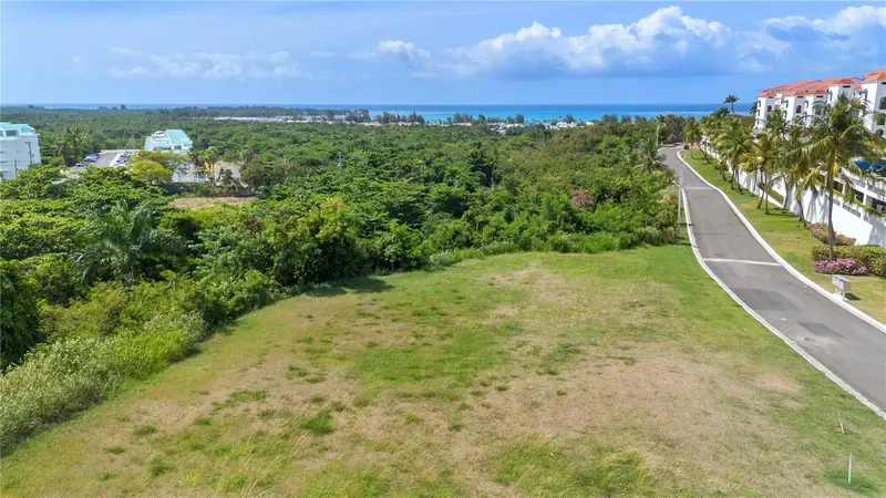 62 Las Vistas, PR