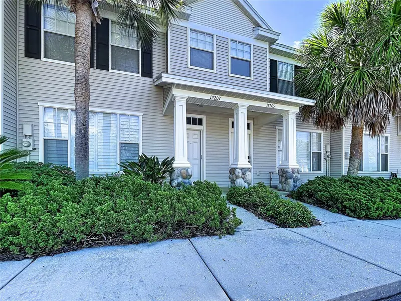 12207 Country White Cir, FL