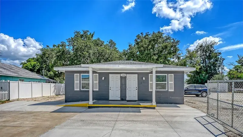 1004 27th Ave W, FL