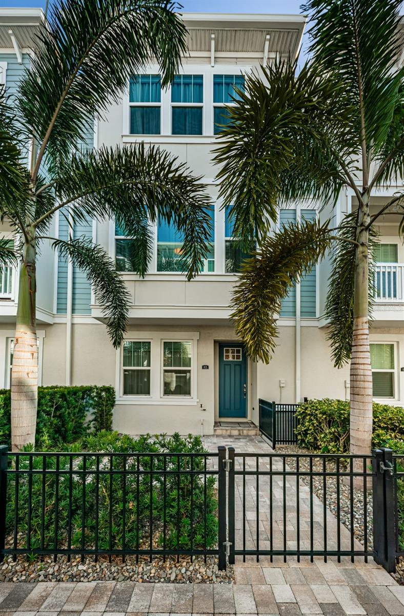 815 Burlington Ave N, FL