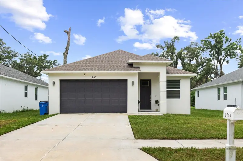 1747 S Oak St, FL