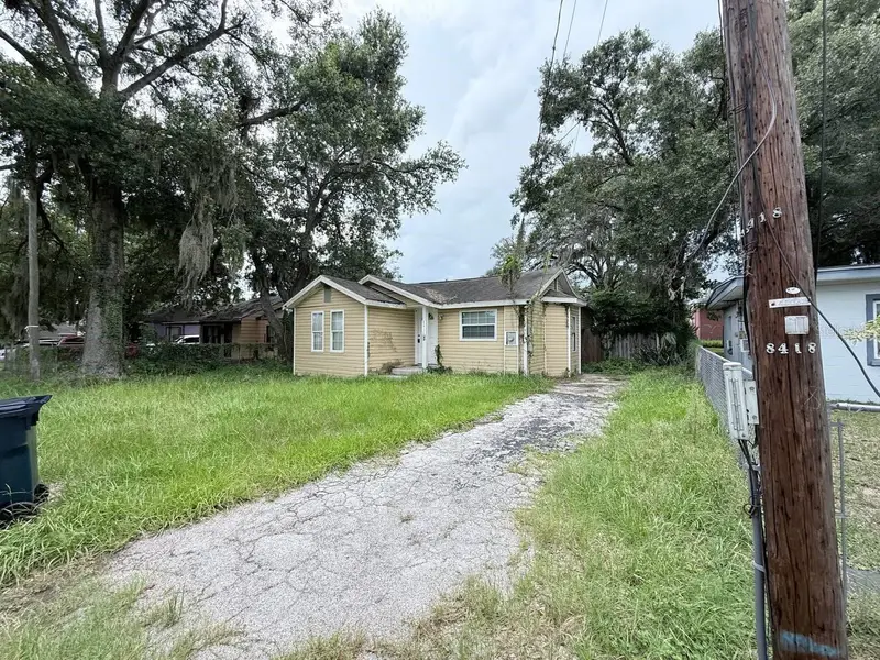 8416 N 17th St, FL