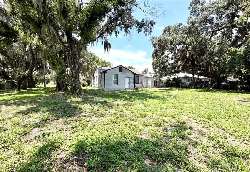 629 Avenue A Ne, FL