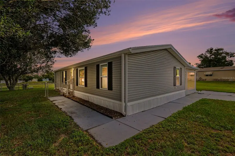 9213 Salisbury Dr, FL