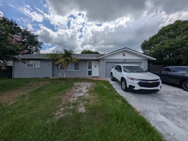 718 Park Manor Dr, FL