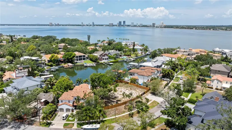 86 Bahama Cir, FL