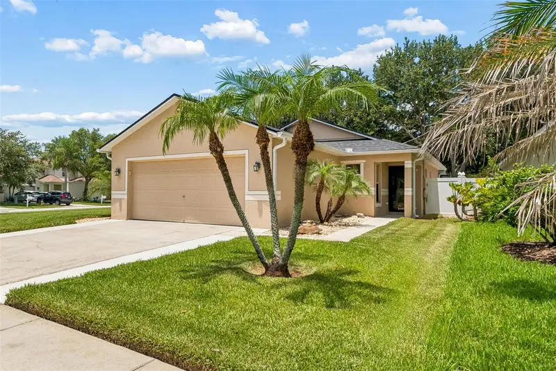 32323 Fish Hook Loop, FL