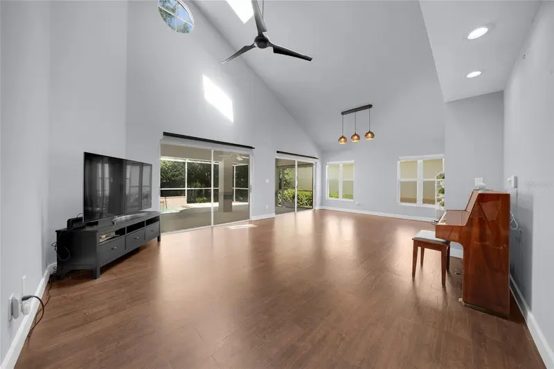 15876 Sanctuary Dr, FL