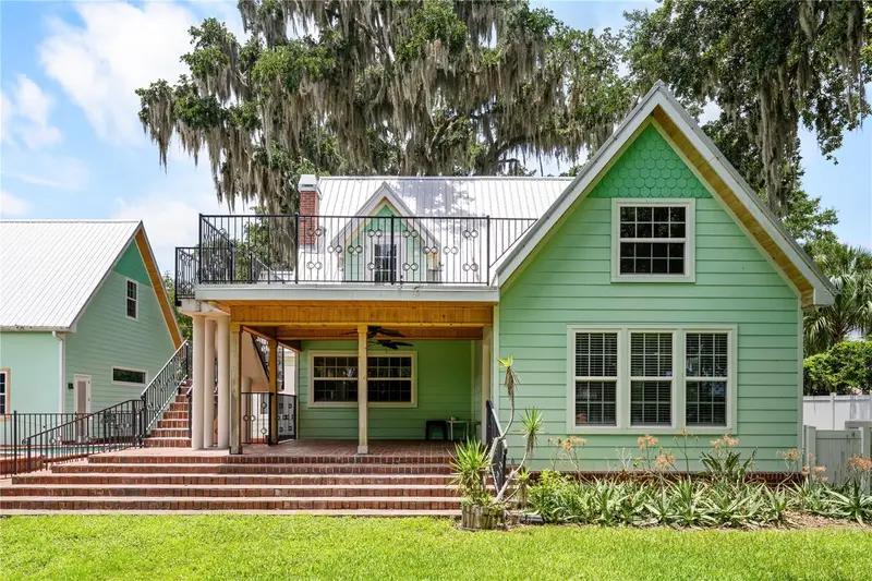 2424 E New York Ave, FL