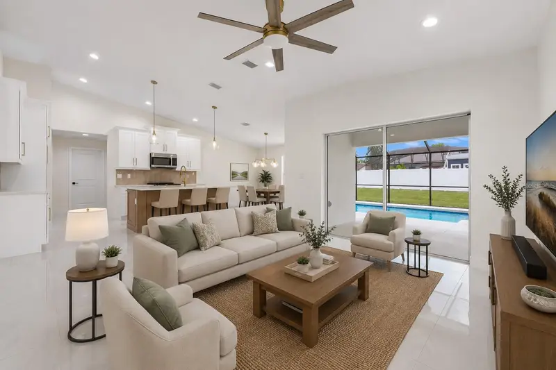32 Federal Ln, FL