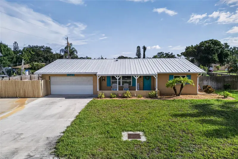 895 E Baffin Dr, FL