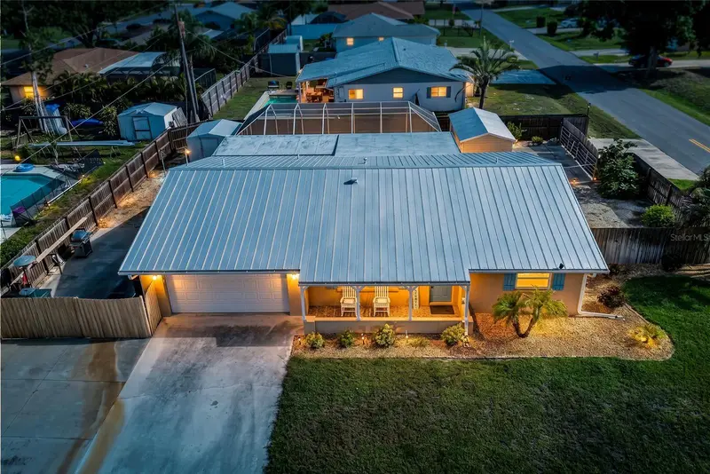 895 E Baffin Dr, FL