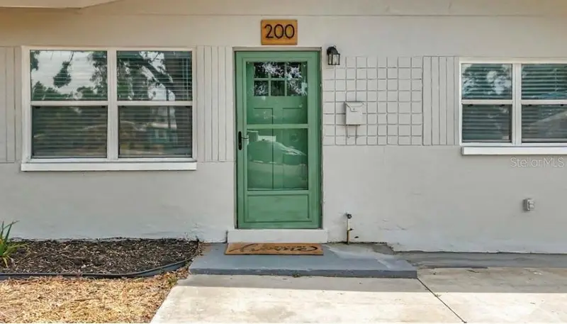 200 Lewis Blvd Se, FL