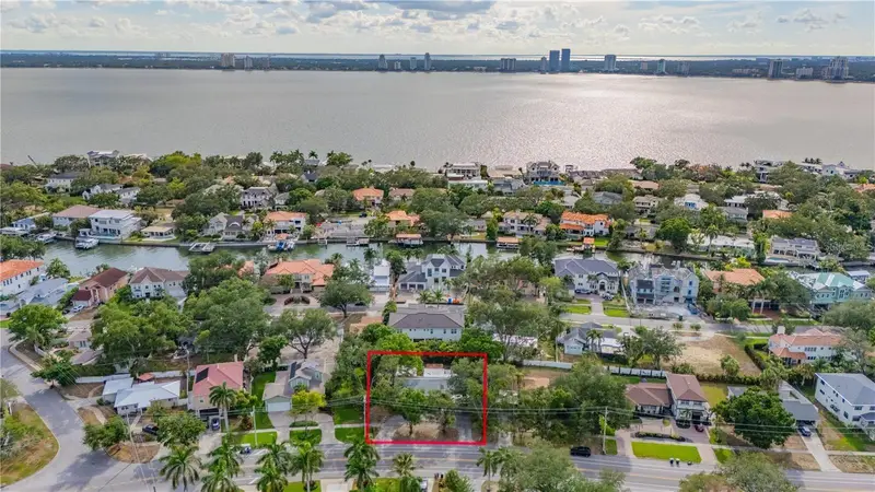 504 W Davis Blvd, FL