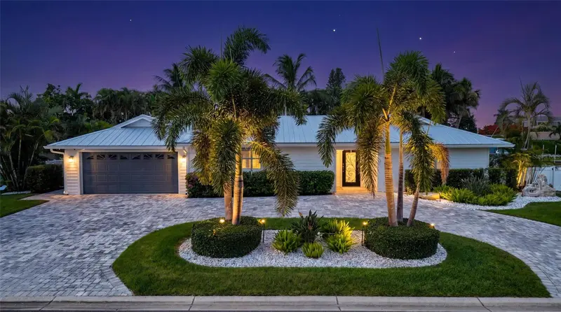 Longboat Key pending
