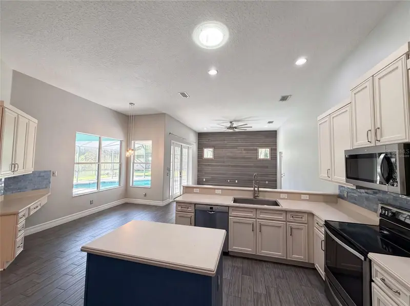 3100 Conrad Ct, FL