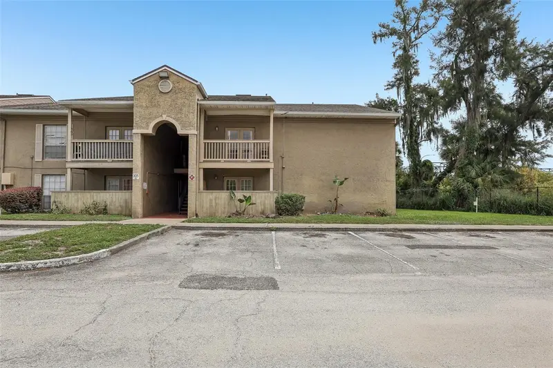 305 Wymore Rd #208, FL
