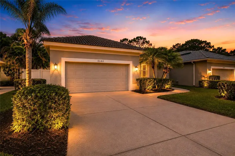 8644 54th Avenue Cir E, FL