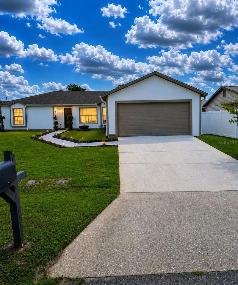 906 San Paulo Way, FL
