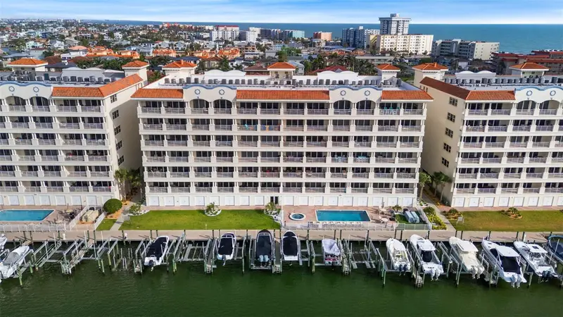 17717 Gulf Blvd #604, FL