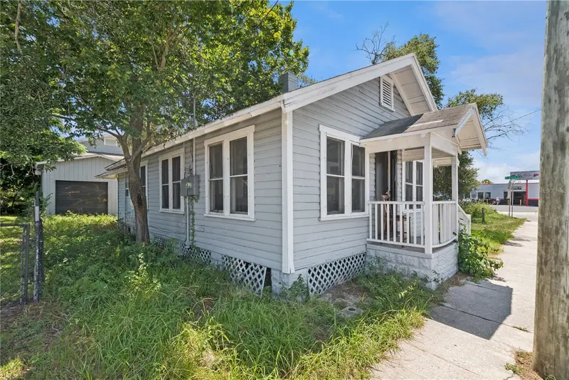 821 N Ridgewood Ave, FL