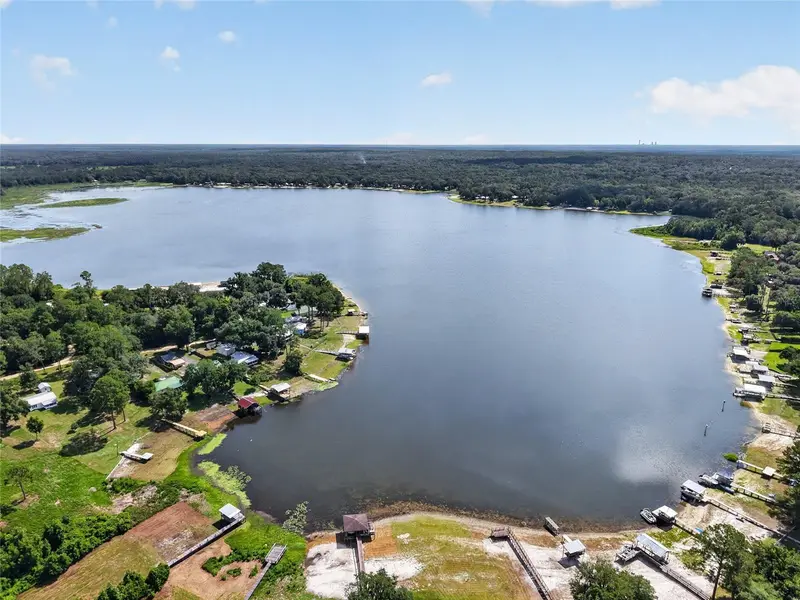 148 Lake Shore Ter, FL