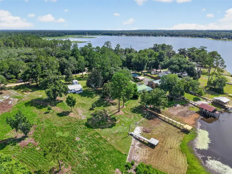148 Lake Shore Ter, FL