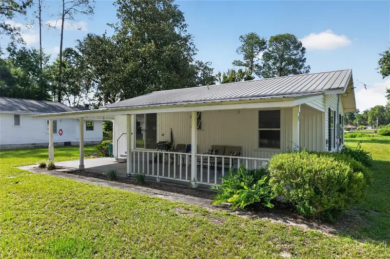 148 Lake Shore Ter, FL