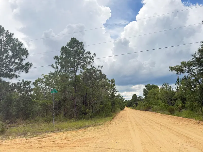 100 Linda Ln, FL