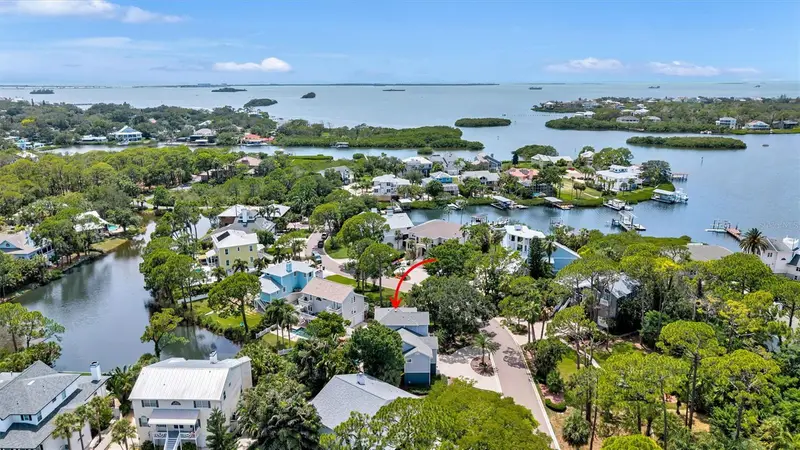 760 Soundview Dr, FL