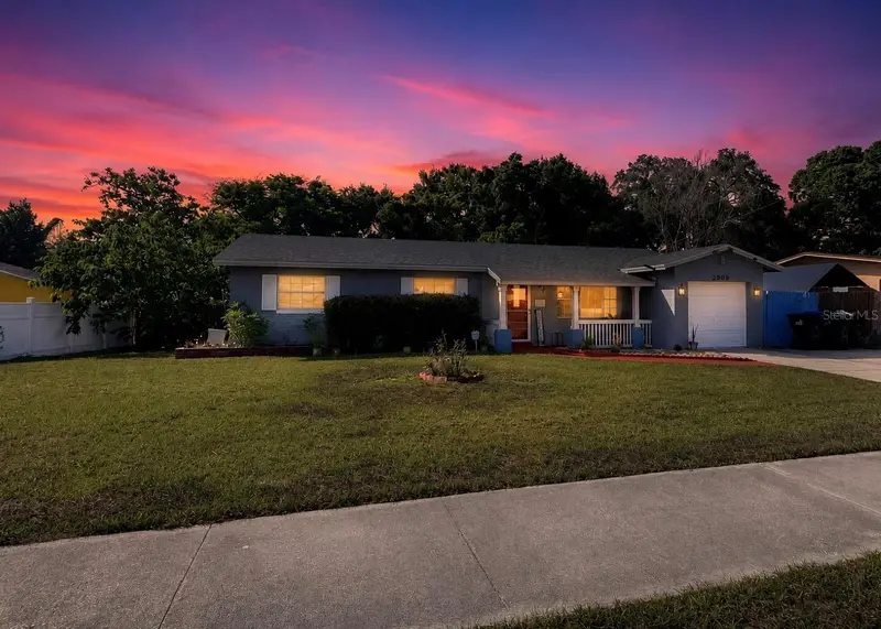 2006 Sarazen Dr, FL