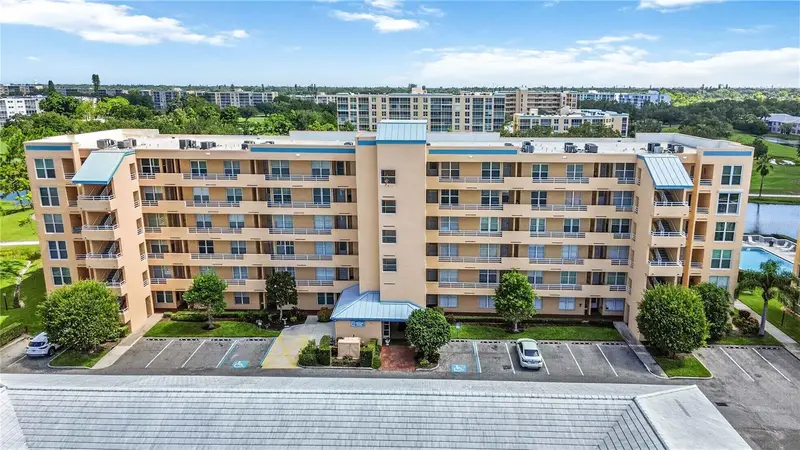 4550 Pinebrook Cir #605, FL