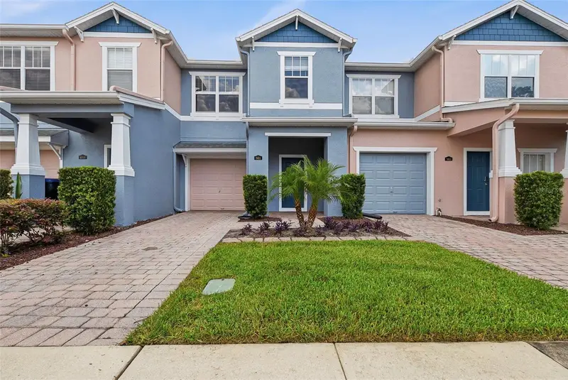 901 Pine Pointe Ln, FL