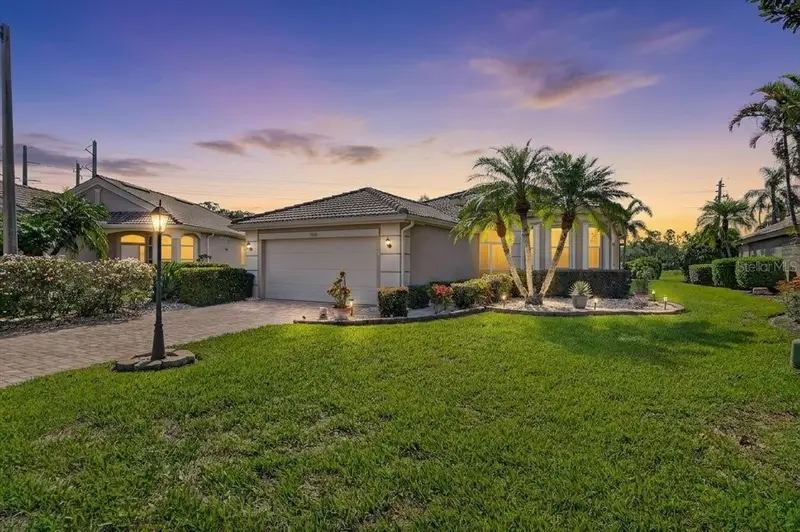 7128 Drewrys Blf, FL