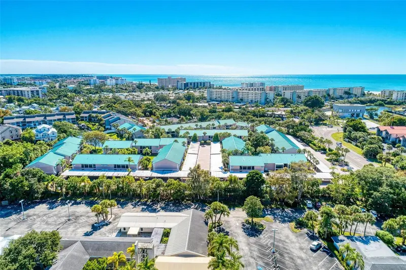 5683 Midnight Pass Rd #105, FL