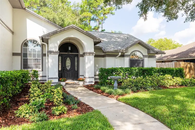 804 Silverwood Dr, FL