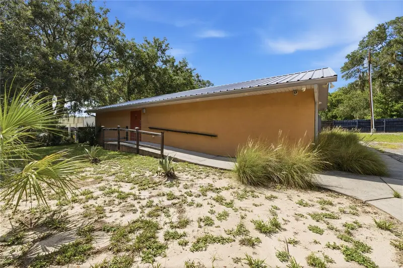 2250 N Volusia Ave, FL