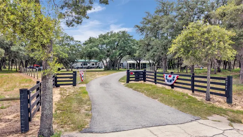 8044 Lake Hatchineha Rd, FL