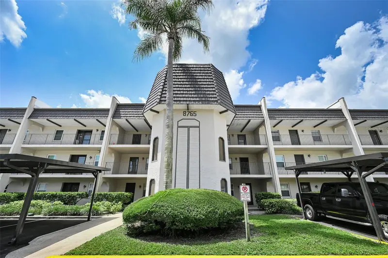 8765 Bardmoor Blvd #306, FL