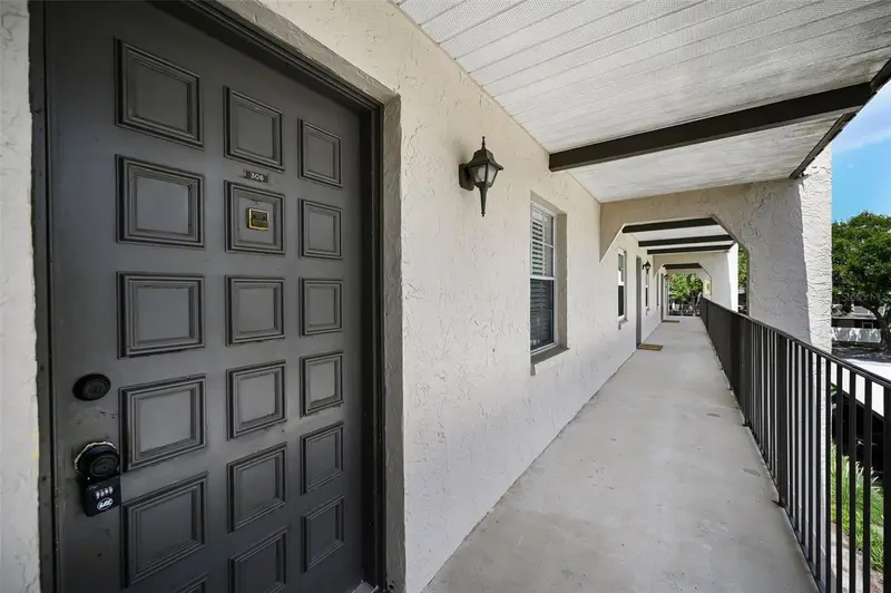 8765 Bardmoor Blvd #306, FL
