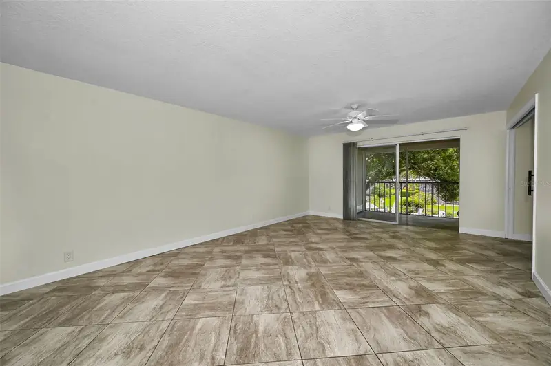 8765 Bardmoor Blvd #306, FL