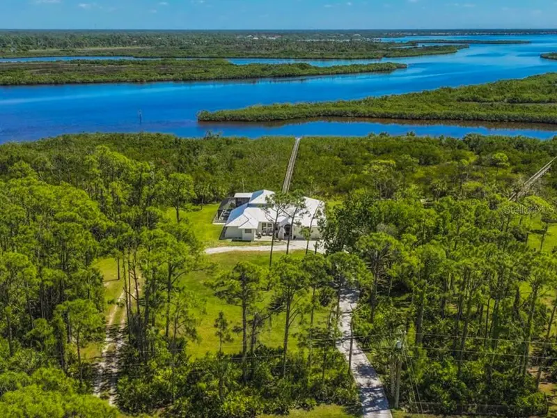 18 Riverfront Dr, FL