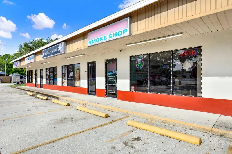 N 49th, FL