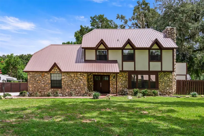 102 Thicket Ln, FL