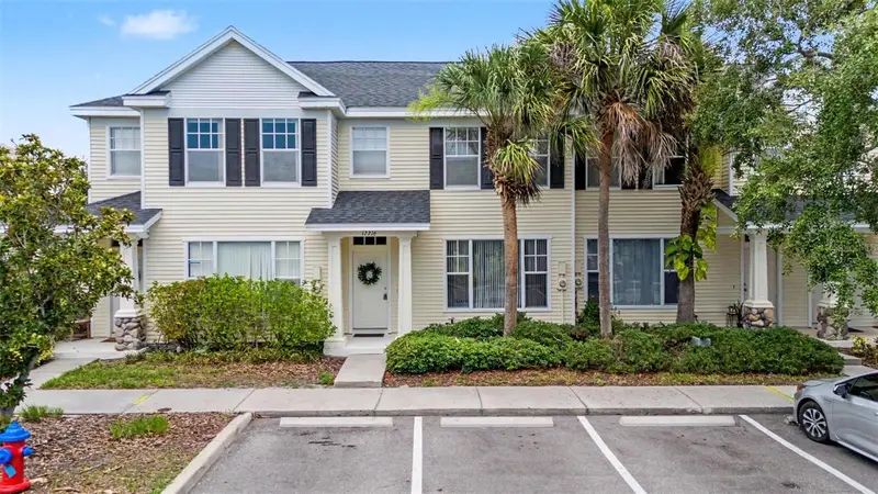 12216 Country White Cir #12216, FL