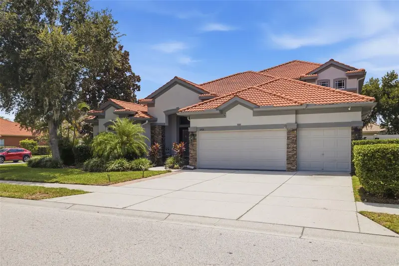 11508 Oyster Bay Cir, FL